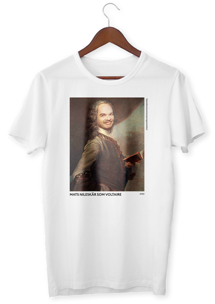 Das Allerbeste T-shirt: Mats ursprungsamerikan – Gunde Svan Nileskär som Voltaire som